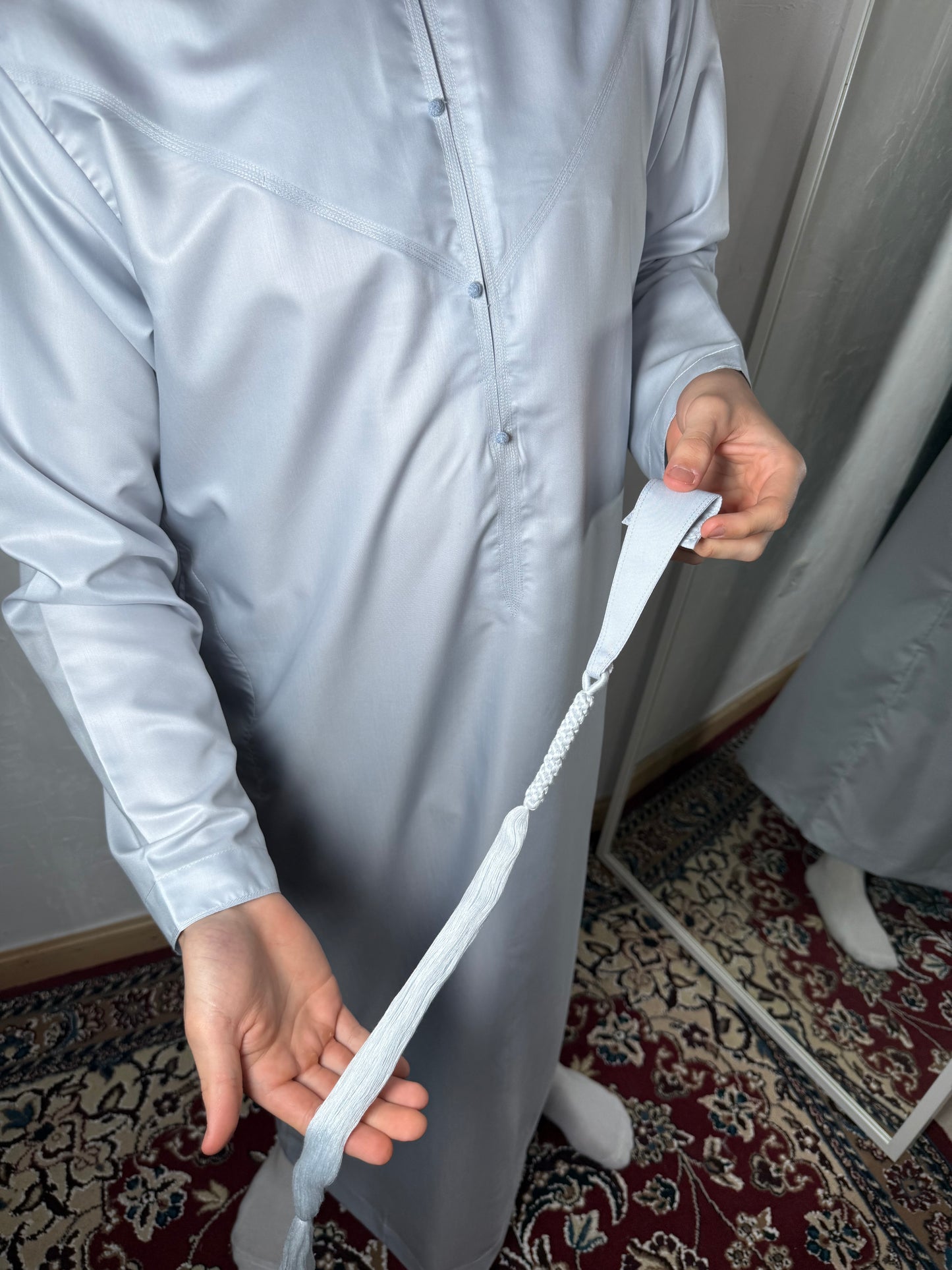 Emirati Signature — Grey Edition