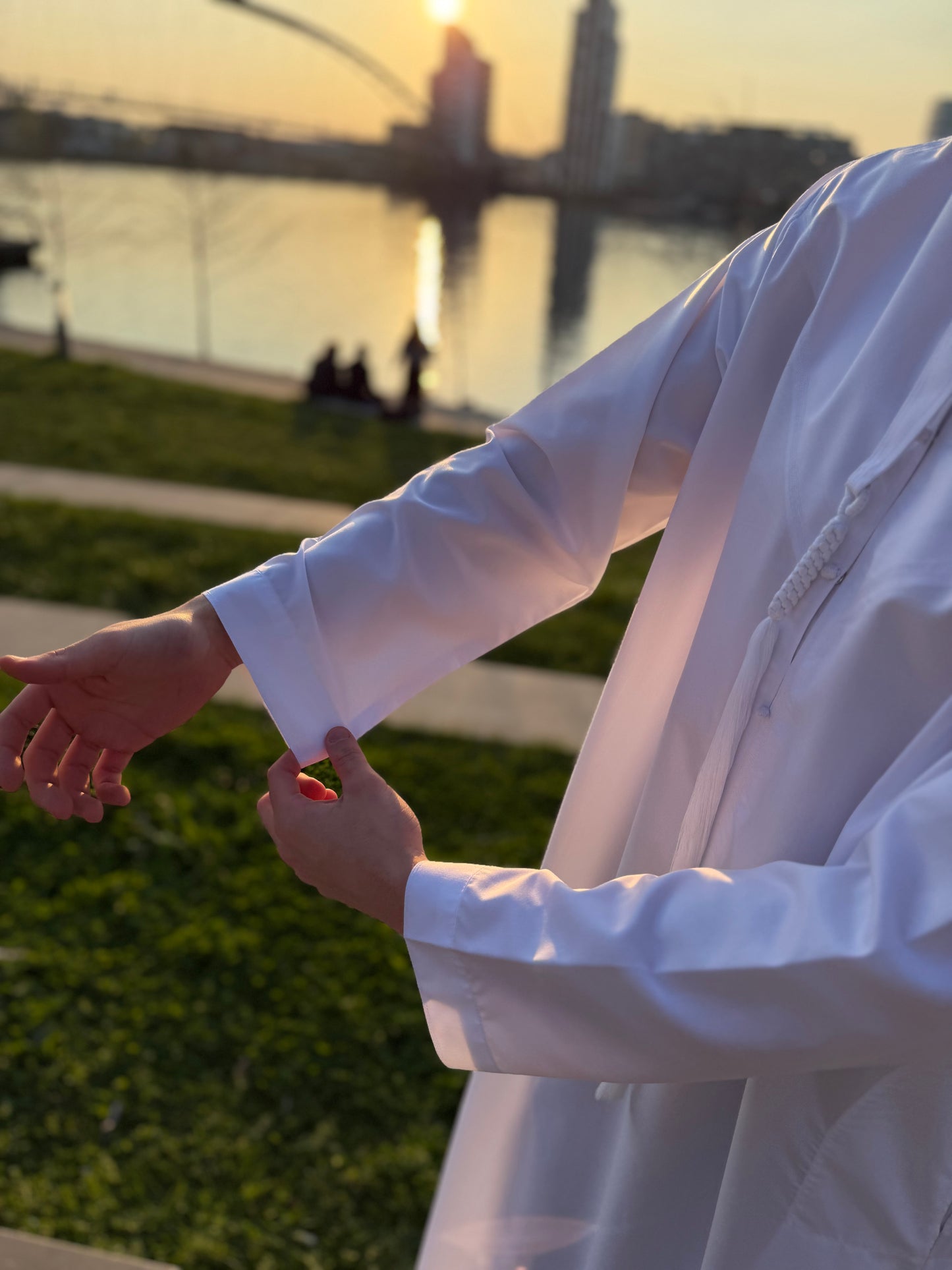 Emirati Signature — White Edition