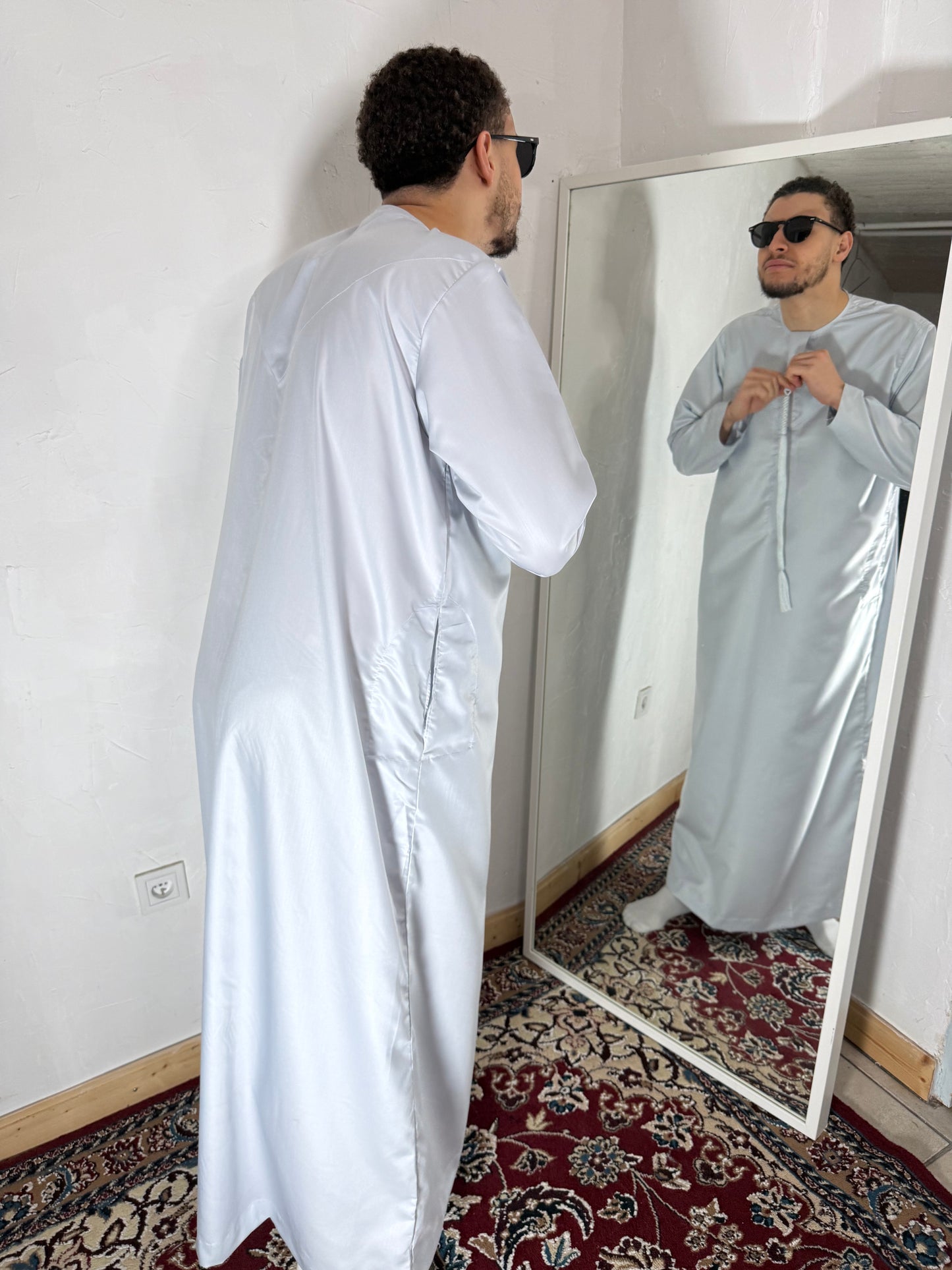 Emirati Signature — Grey Edition