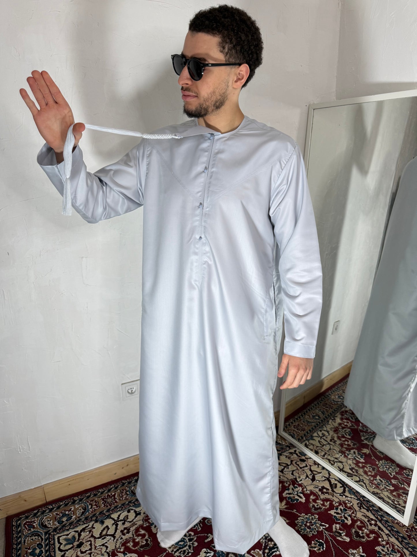 Emirati Signature — Grey Edition