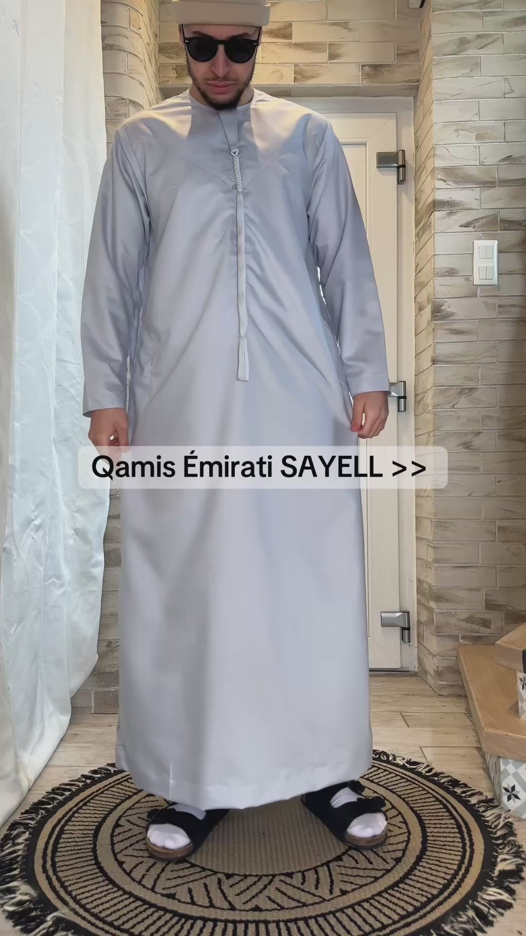 Emiratis Gris